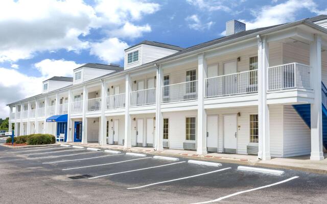 Baymont Inn & Suites - Orangeburg