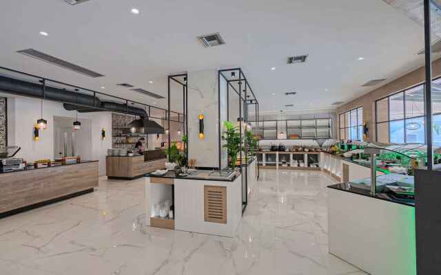 Delfina Tropic Beach