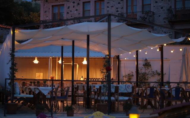 Ajlan Hotel Cunda