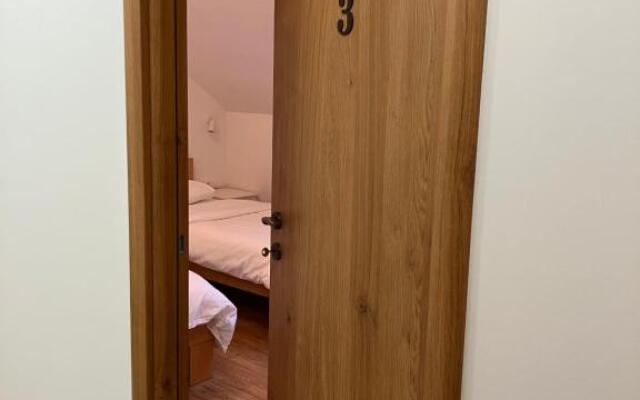 Petlov salaš rooms