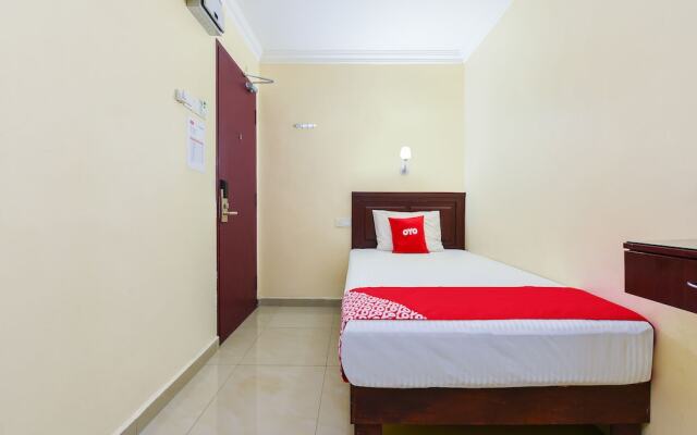 OYO 90562 J Hotel PJ