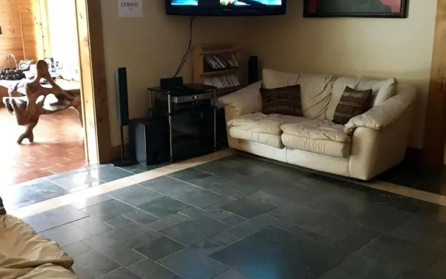 Twin Peaks Lodge and RV Park