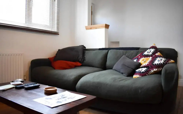 Stylish 2 Bedroom House Next to Brighton Station