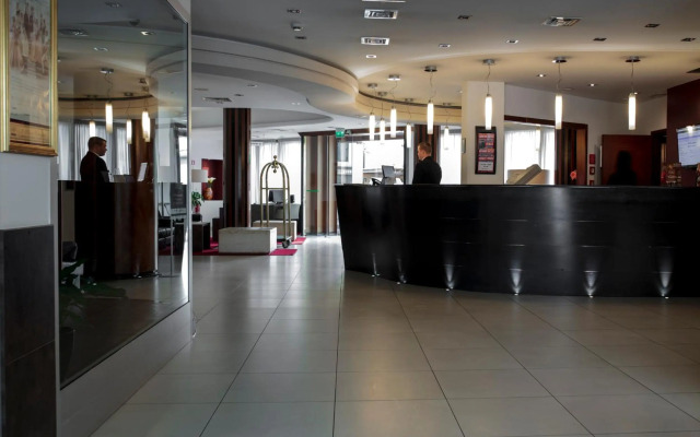Smart Hotel Holiday