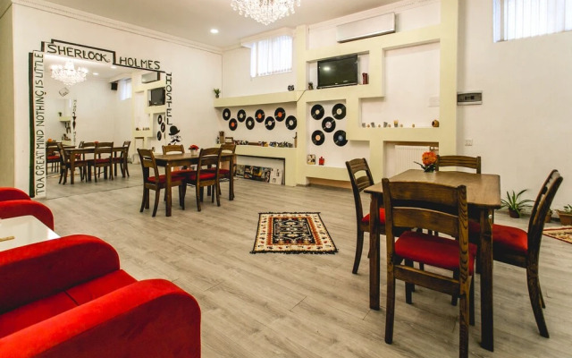 Sherlock Holmes Hostel Baku