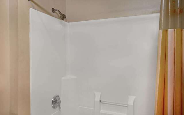 La Quinta Inn & Suites by Wyndham Des Moines West Clive