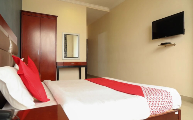 OYO Flagship 070 Hotel Orient Palace