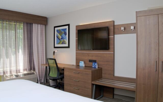 Holiday Inn Express South Burlington, an IHG Hotel