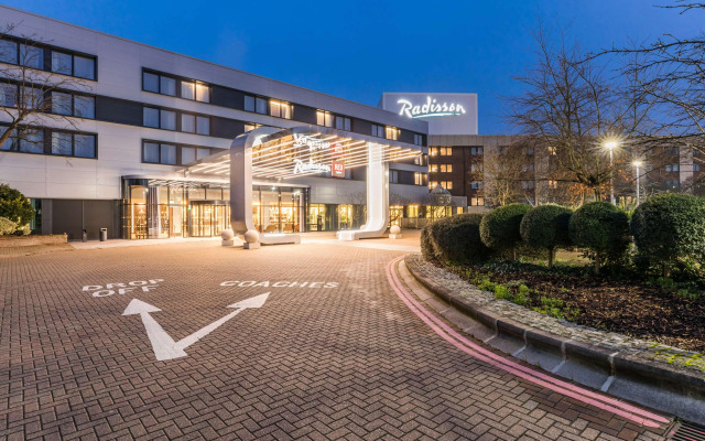 Radisson RED Hotel London Heathrow