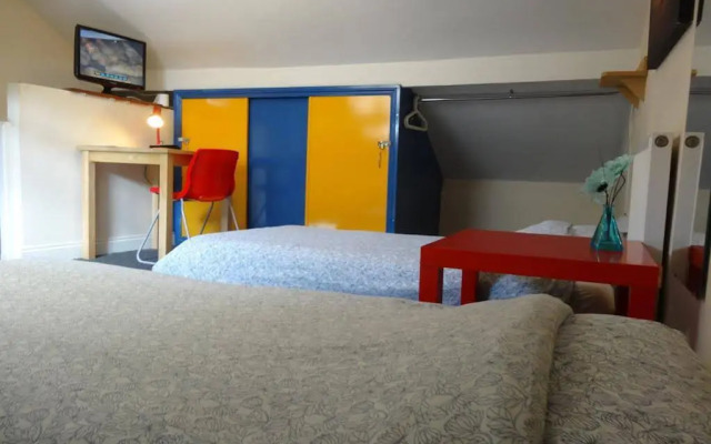 Igloo Backpackers Hostel & Annexe