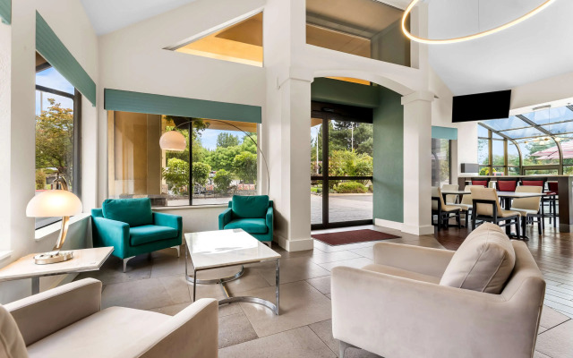 Best Western Plus Parkway Inn