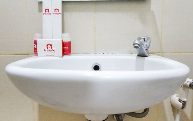 Homey Studio Apartment at Pavilion Permata