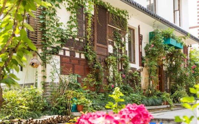 Huage Hostel
