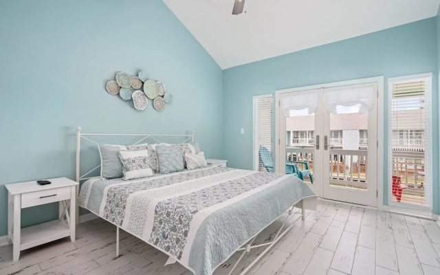 Coastal Bliss by Miss Kitty’s