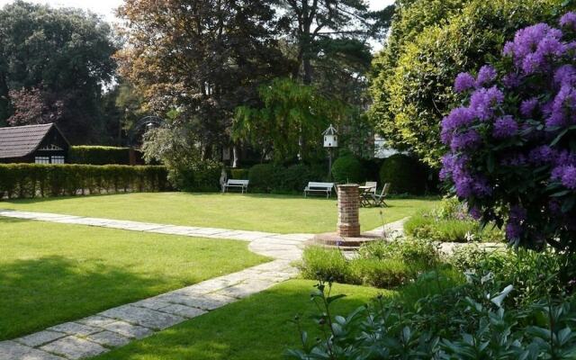 Tudor Grange Hotel - B&B