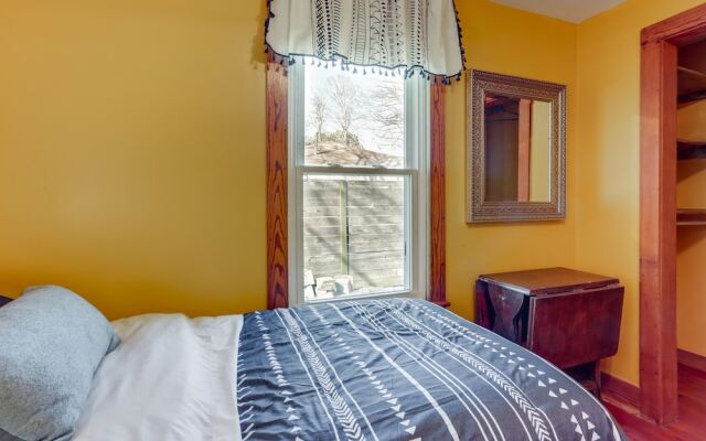 Fayetteville Home w/ Patios Near Town & University