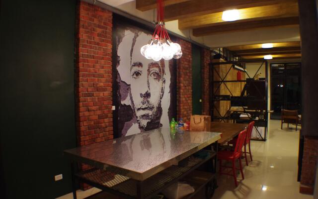 Ji Ye Jing Zhan Bed and Breakfast