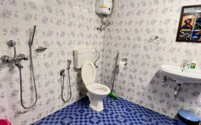 U.R.D.Ki You are the key Hostels