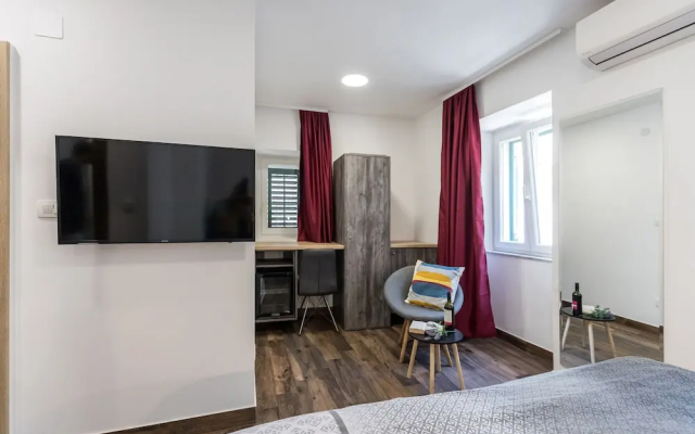 Apinelo Port Rooms