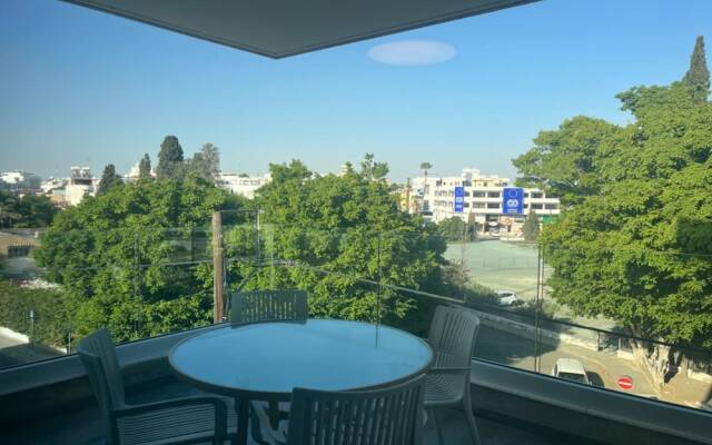 Phaedrus Living Coral Suites Harmony
