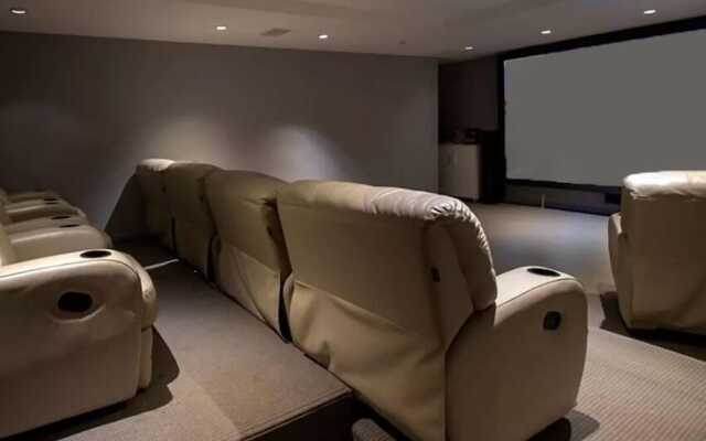 Oceana Suites Lumiere