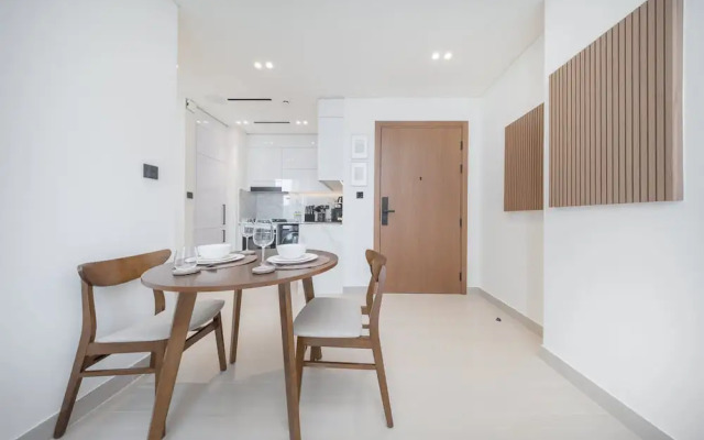 Luxury 1-bedroom JVC Apartment With Balcony Pool