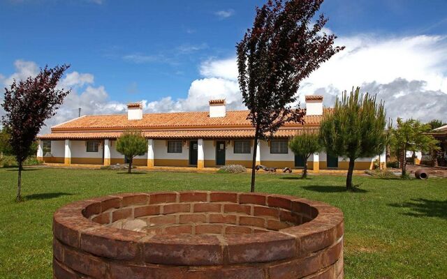 Herdade Naveterra Rural Lodge & Spa