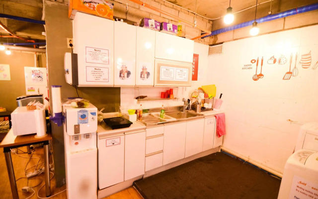 Kimchee Sinchon Guesthouse
