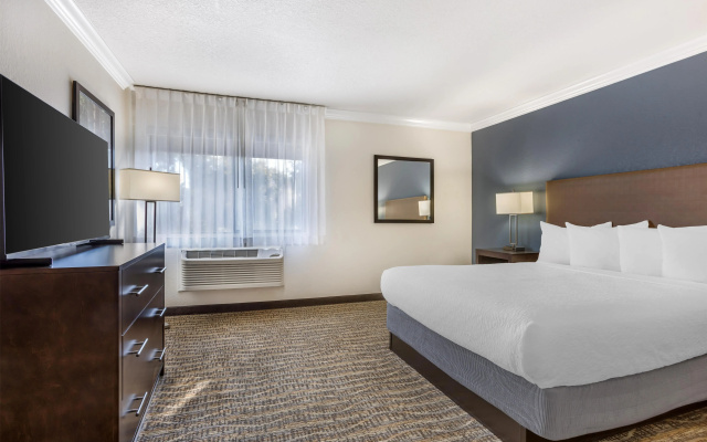 Best Western Town & Country Lodge