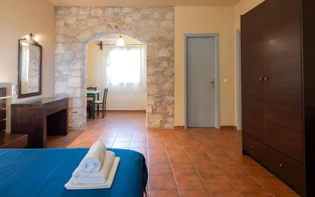 Cozy Gem With Access to a Sparkling Shared Pool