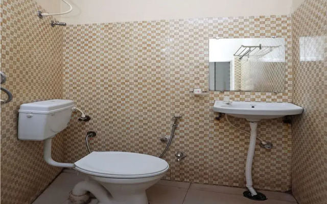 OYO 14639 Darshika Guest House