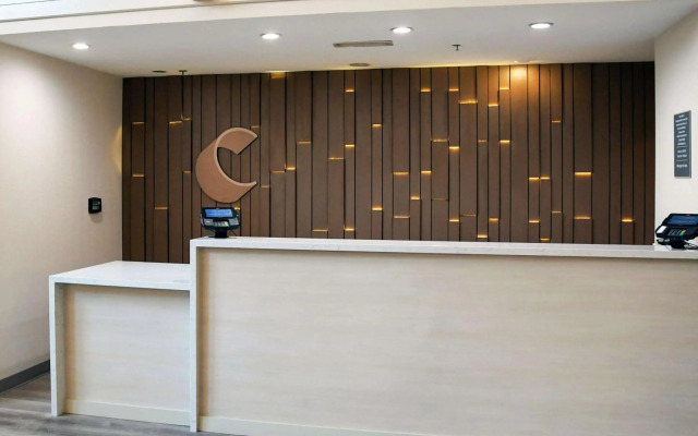 Comfort Inn & Suites NW Milwaukee