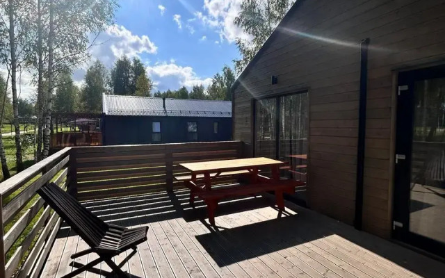Sreda Green Lounge (Barnhouse 394)
