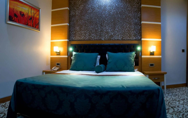 Malahit Exclusive City Hotel