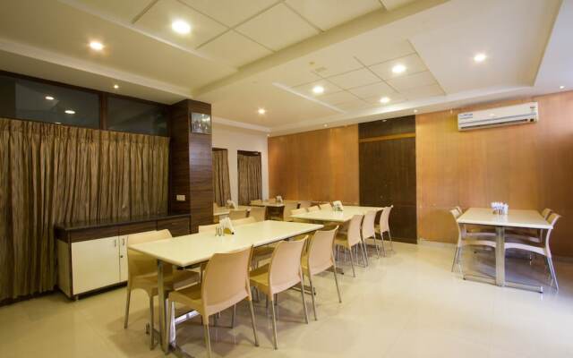 FabHotel Thaai Railway Station