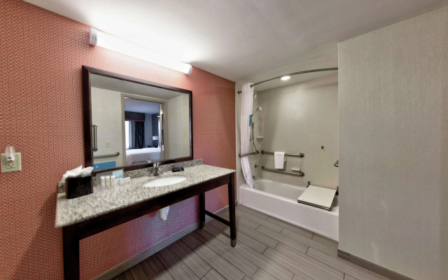 Hampton Inn Neptune/Wall