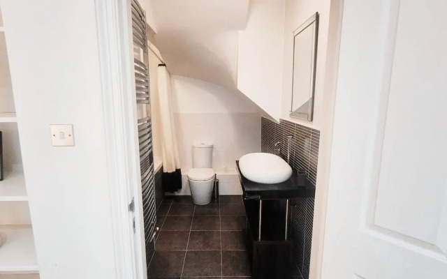 Luxurious & Spacious 2BR