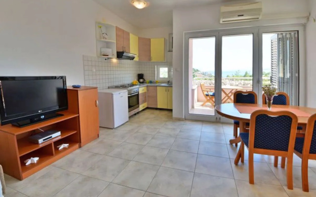 Apartment Golub Karlobag 21069