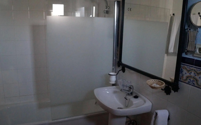 Hotel Caserio de Iznajar