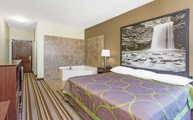 Super 8 by Wyndham Hull Street Midlothian / Richmond Area