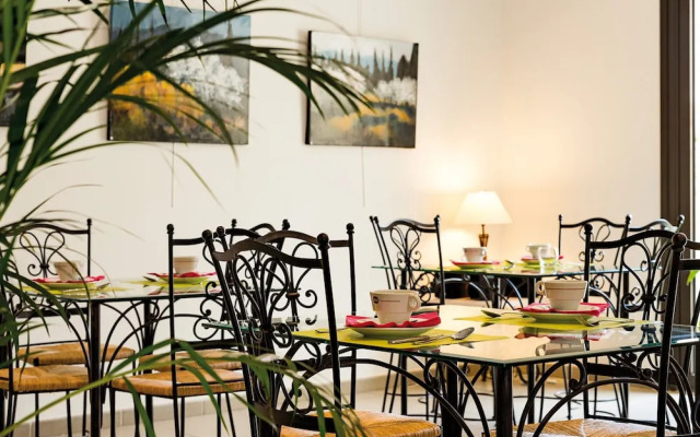 Charming Stay Near Sorgue