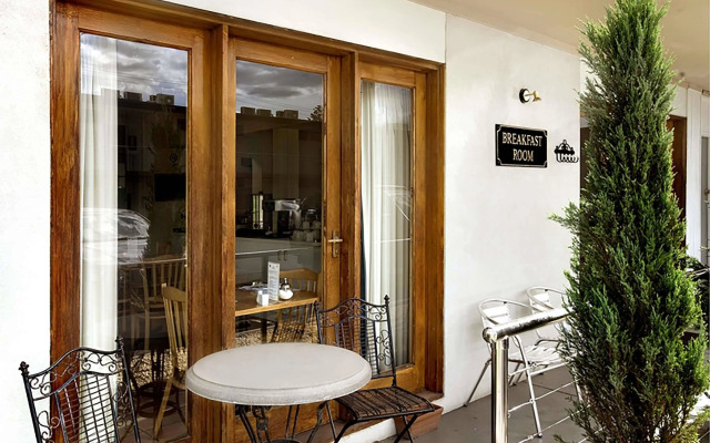 Admiralty Inn