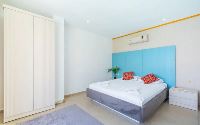 Lux Villa With Inf Pool Jacuzzi - All Rooms w AC