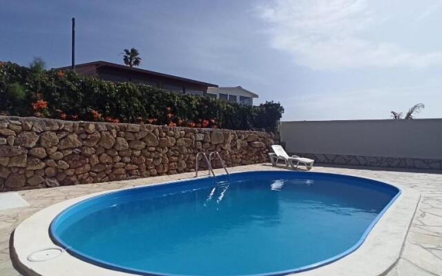 Stunning 1-Bed Apartment with seaview in Arico