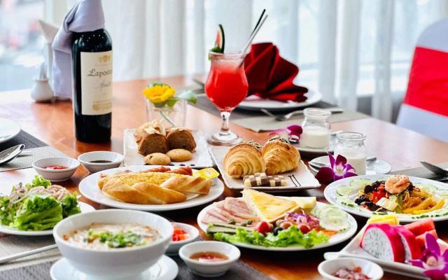 Muong Thanh Luxury Song Han Hotel