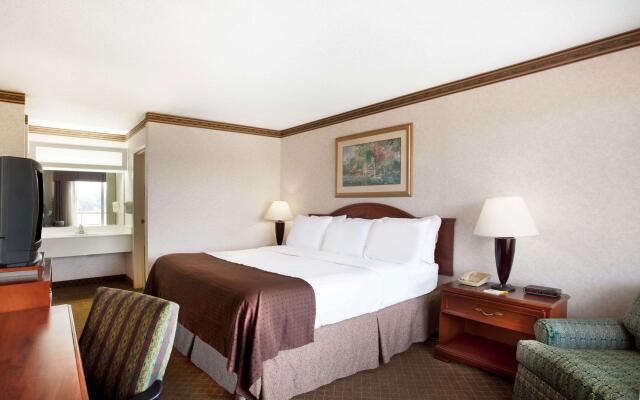 Days Inn by Wyndham Forrest City