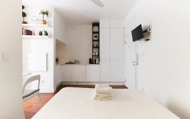 Santos Tiny Studio II by Homing