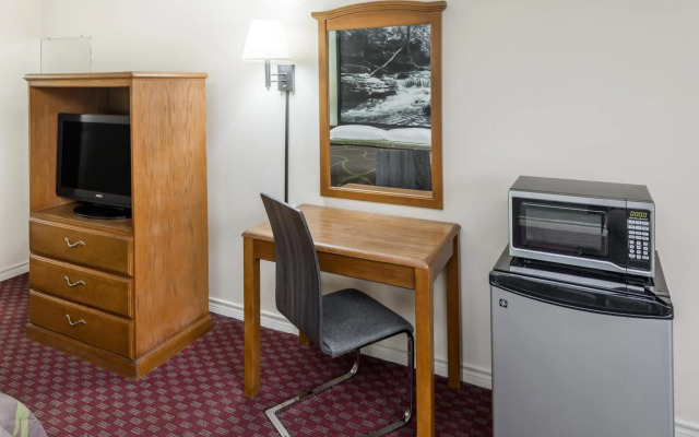 Super 8 By Wyndham Hope