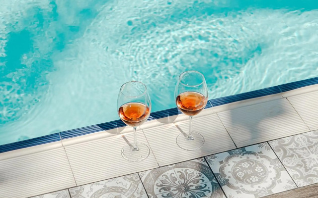 Azur Hotel
