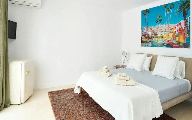 Lavish Villa Near Cala Llonga